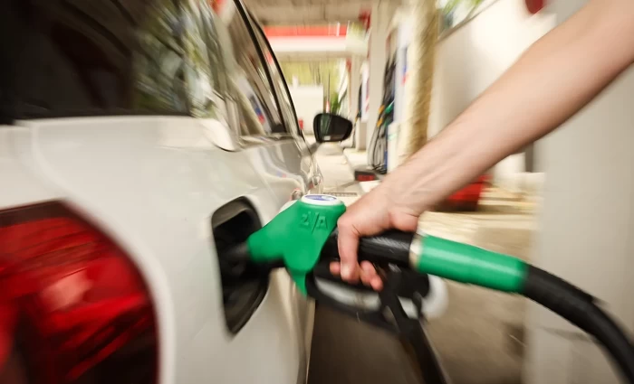 Eni και Total βάζουν πλαφόν στις τιμές σε Ιταλία και Γαλλία