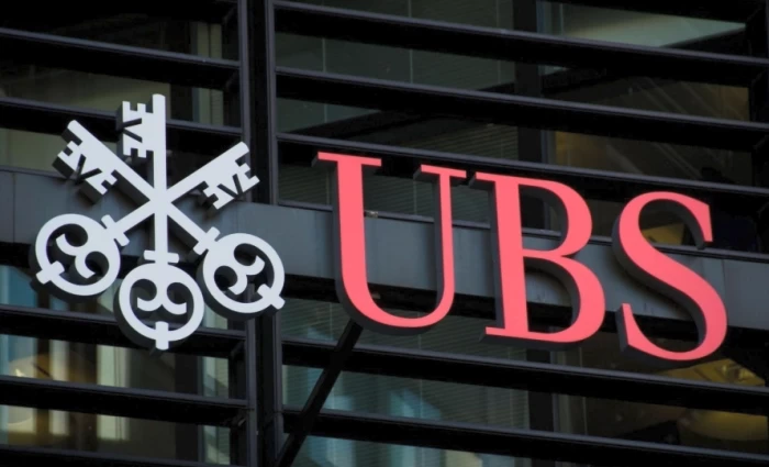 UBS: Στο «ραντάρ» ξένων τραπεζών εν μέσω της κόντρας για τα κεφάλαια