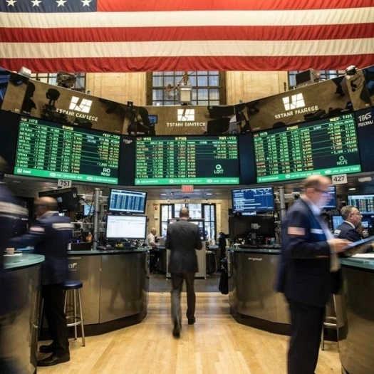 Wall Street: Η εμπλοκή στα Στενά του Ορμούζ βαραίνει το κλίμα