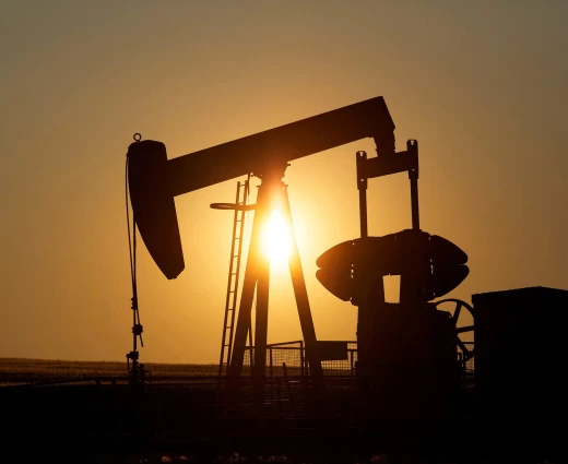 Πετρέλαιο: Μια ανάσα από τα $100 το Brent – Στο επίκεντρο η συμφωνία Ιράν-Ομάν για τα Στενά του Ορμούζ