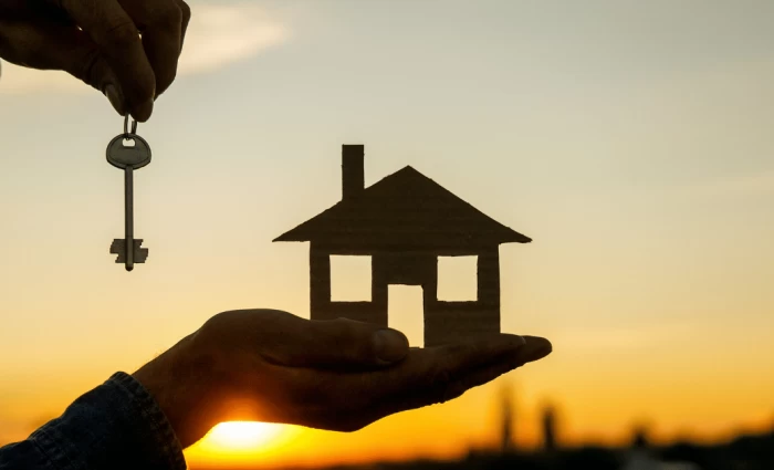 Δύο νέα στεγαστικά σχέδια – Επιπρόσθετος όροφος και κρατικά οικόπεδα σε οικογένειες